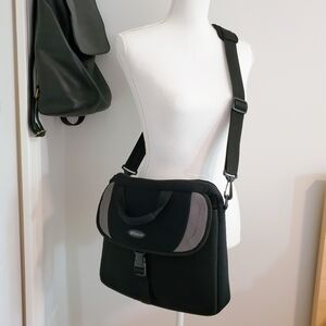 Targus Sport Slipcase Neoprene Laptop Sleeve Crossbody Bag - Black